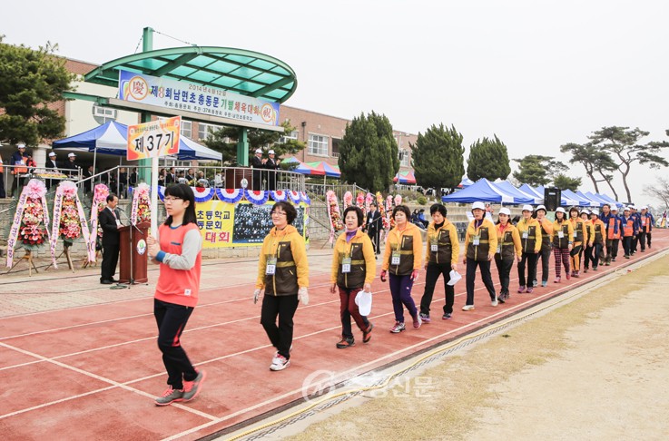 남면초 총동문회 기별체육대회 성료 < 사람들 < 충청人 < 기사본문 - 충청신문 남면초 총동문회 기별체육대회 성료