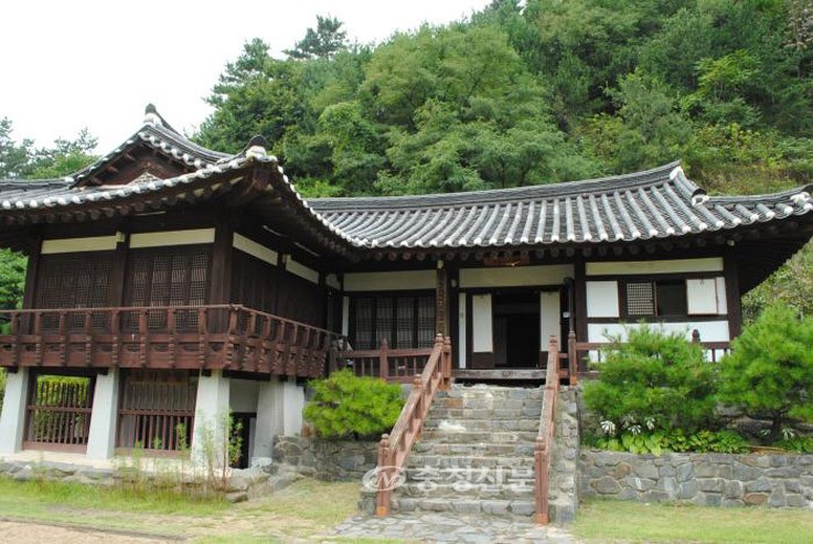 비단 물결 금강의 햇살 닮은 세모시 서천 한산모시마을 < 연재마감... 기사본문 - 충청신문 비단 물결 금강의 햇살 닮은 세모시 서천 한산모시마을
