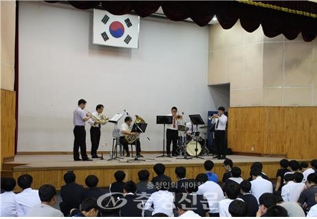 스쿨 오브 樂 Next Classic가 16일 서천 서면중학교를 시작으로 도내 6개 중고등학교에서 열린다.