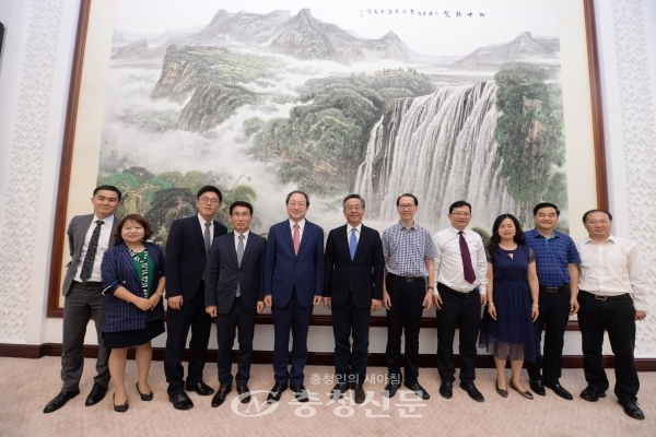 세종시가 지난 5일 중국 구이저우성을 방문, 생태문명 국제포럼에 참석하는 등 양 지방정부간 우호협력 강화의 계기를 마련했다.