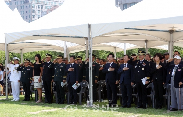 19일 대전시는 둔산동 보라매공원에서 대전지구전투 전승기념식을 개최했다.