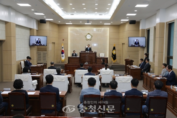 계룡시의회가 25일 제129회 임시회를 개회했다.