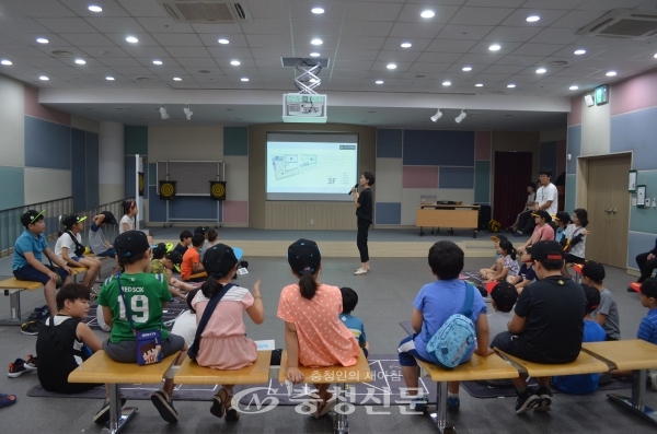 대전시립박물관이 방학을 맞은 초등학생을 대상으로 조선별순검 유물탐구 프로그램을 진행하고 있다.(사진=한유영 기자)