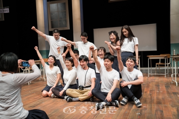 연극 파란나라의 배우들.(사진=남산예술센터·극단신세계 제공)