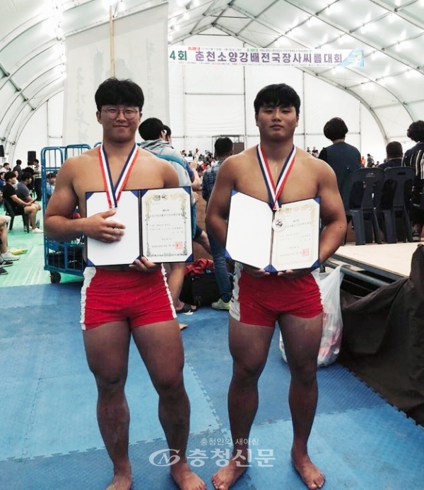 왼쪽 김지혁,오른쪽 김성환