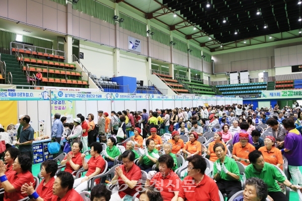 보령시는 14일 대천체육관에서 시민 1000여 명이 참석한 가운데 제1회 건강체험 한마당을 성공적으로 개최했다.