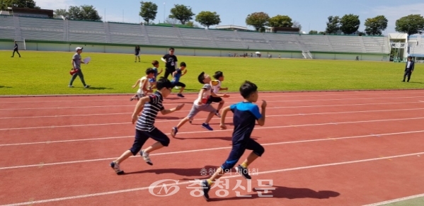 초·중학교 육상경기대회 100m 달리기 모습(제공 = 공주교육지원청)