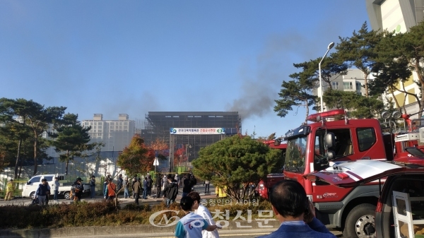 19일 발생한 대전 관저동 다목적체육관 공사현장의 화재현장이다.