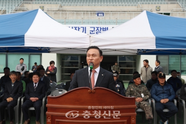 천안시통합방위협의회가 16일 천안종합운동장에서 ‘제4회 천안시장기 군장병 체육대회’를 열었다.