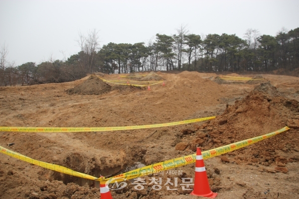 출입금지 재난안전선이 설치된 매립지. (사진=김정기 기자)