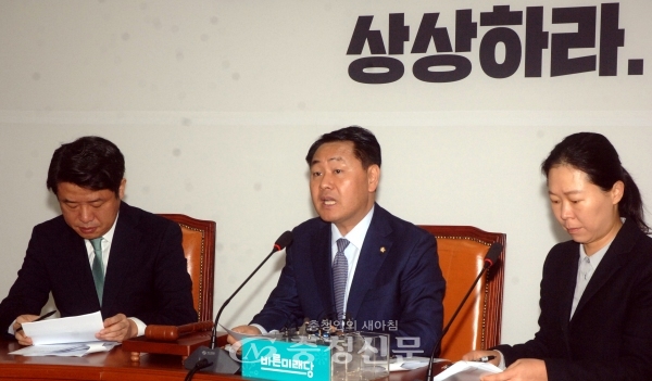 바른미래당은 7일 국회 원내대표실에서 원내정책회의를 개최했다.<사진 = 최병준 기자>