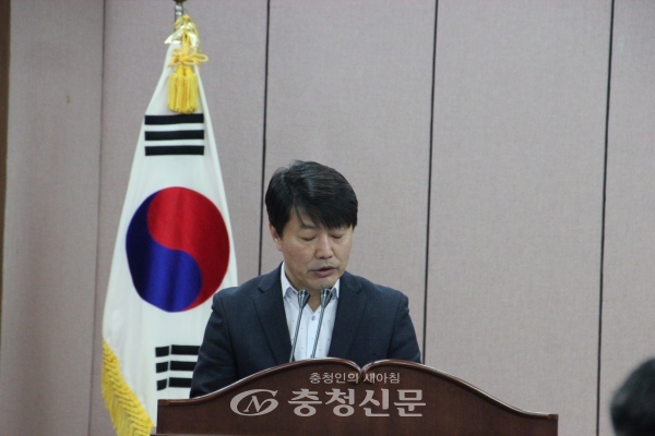28일 군의회에서 우종한 의원이 5분 자유발언을 하고 있다. (사진=김정기 기자)