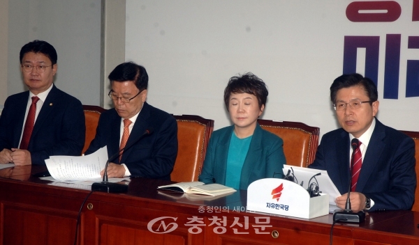 자유한국당 황교안 대표가 11일 국회에서 열린 최고위원회의에서 발언하고 있다. (사진=최병준 기자)
