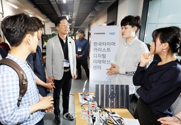 한국타이어앤테크놀로지가 5일 카이스트 산업 및 시스템 공학과에서 '제조 프로세스 혁신 프로젝트' 발표회를 진행했다. (사진=한국타이어앤테크놀로지)