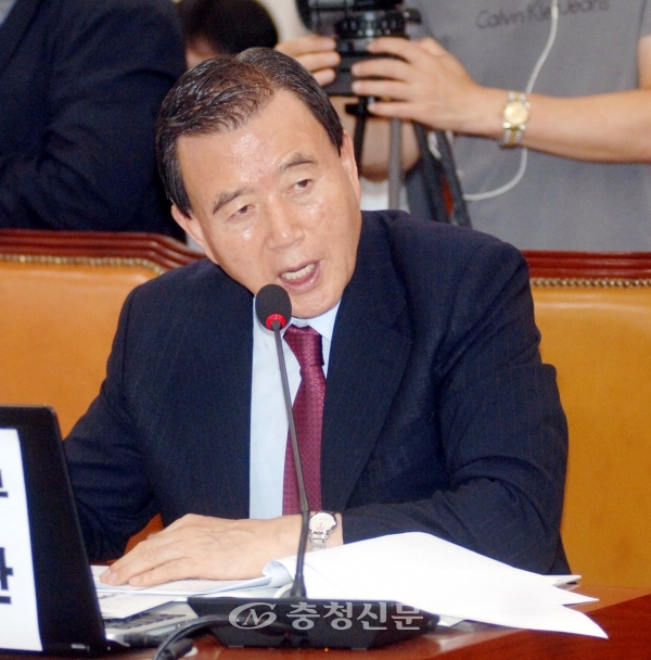 자유한국당 홍문표의원