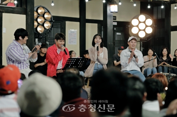 TV조선에서 방영되는 신규 예능프로그램인 '동네앨범'의 OST에 충주를 소재로 한 노래가 수록된다. (사진=충주시 제공)