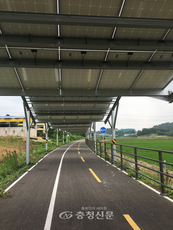 아산시 태양광 자전거 도로 전경. (사진=아산시 제공)