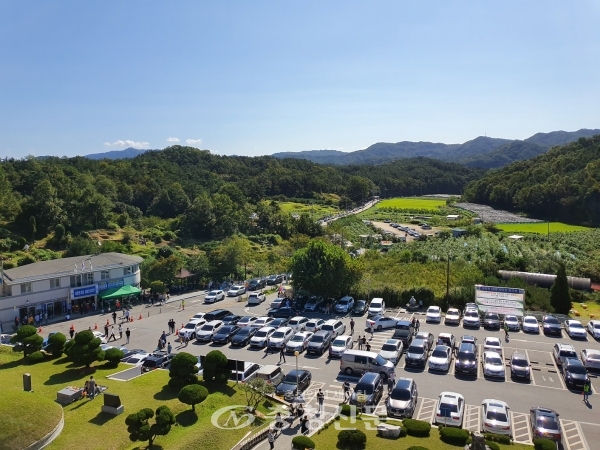 대전추모공원 진입로, 주차장 전경.(사진=대전시 제공)