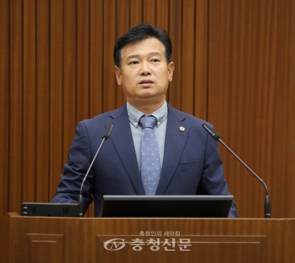 세종시의회 김원식 의원이 15일 열린 58회 임시회 1차 본회의 5분 발언을 통해 지역화폐 활성화 방안을 촉구했다.(사진=세종시의회 제공)