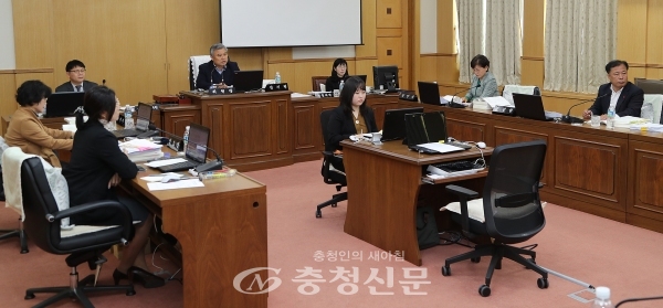 대전시의회 교육위원회가 시교육청을 상대로 행정사무감사를 진행하고 있다. (사진=대전시의회 제공)