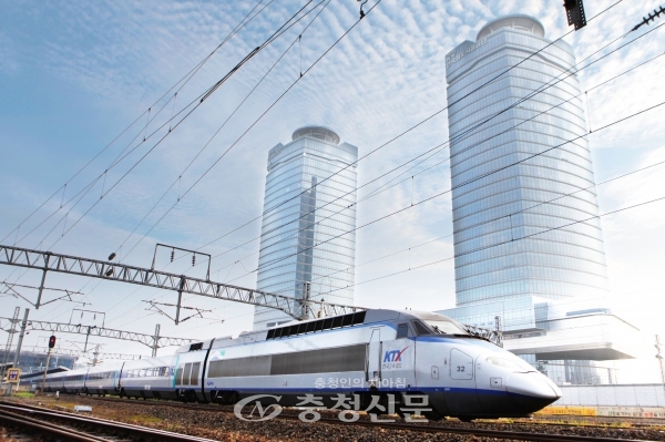 한국철도가 2020학년도 대학수학능력시험을 치르는 수험생을 위한 종합안전수송대책을 마련하고 본격 운영한다. (사진=한국철도 제공)