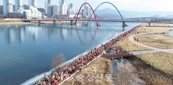 맥키스컴퍼니가 내년 1월 1일 대전엑스포시민광장 일원에서 새해맞이 첫 행사 '2020 대전맨몸마라톤' 대회를 개최한다. (사진=맥키스컴퍼니)