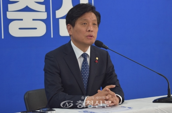 조승래 민주당 대전시당위원장이 20일 신년기자간담회에서 총선 목표를 밝히고 있다. (사진= 이성현 기자)