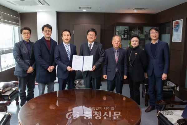 세종시교육청이 7일 (사) 한국 3대3 농구 연맹과 학교체육활성화 지원을 위한 업무협약을 체결했다.(사진=세종시교육청 제공)