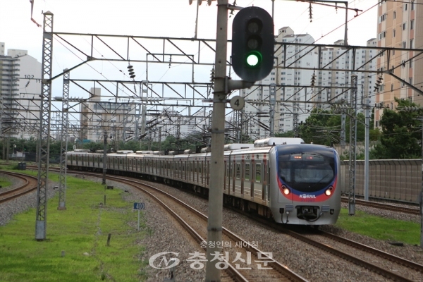 오는 23일부터 수도권전철 1호선의 평일 운행시간표가 전면 개편된다. (사진=한국철도 제공)