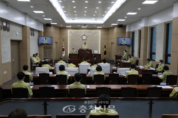 계룡시의회(의장 박춘엽)는 제141회 계룡시의회 임시회를 25일부터 4월 1일까지 8일간의 일정으로 개회했다. (사진=계룡시의회제공)