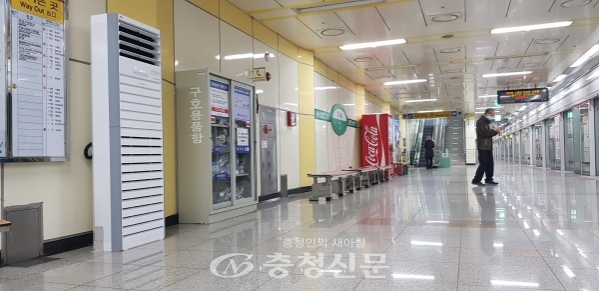 대전시는 도시철도 역의 공기질을 개선하기 위해 1호선 22개 전체 역에 공기청정기 421대를 설치했다.(사진=대전시 제공)