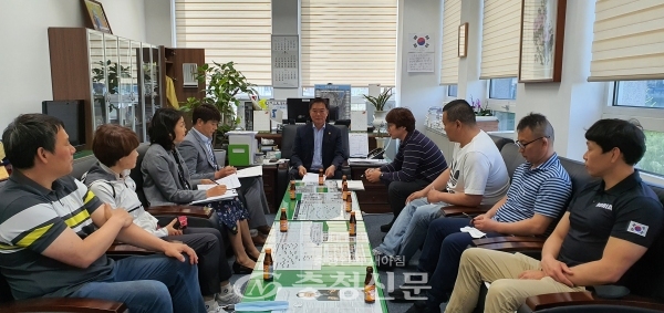 남진근 대전시의회 운영위원장은 11일 학교운동부지도부 무기계약직 전환 모색과 향후 개선방안에 대한 간담회를 개최했다.(사진=대전시의회 제공)