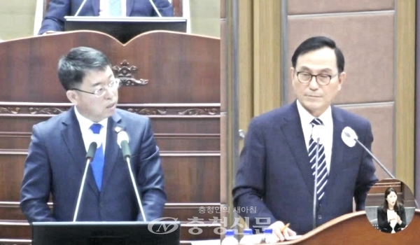 왼쪽부터 이종담 시의원, 박상돈 천안시장