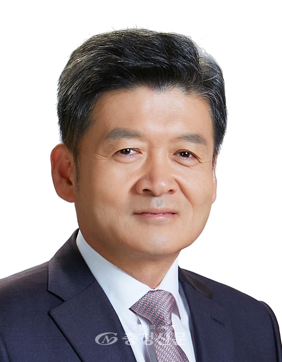 김동수 의원.