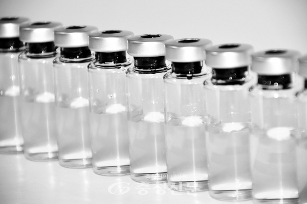 백신 앰플 이미지 (pixabay 이미지)