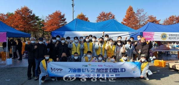 한국폴리텍Ⅳ대학 대전캠퍼스는 11일 대전시자원봉사연합회 주최로 개최된 ‘제12차 따뜻한 겨울나기 김장대봉사’에 참여했다. (사진=폴리텍대 제공)