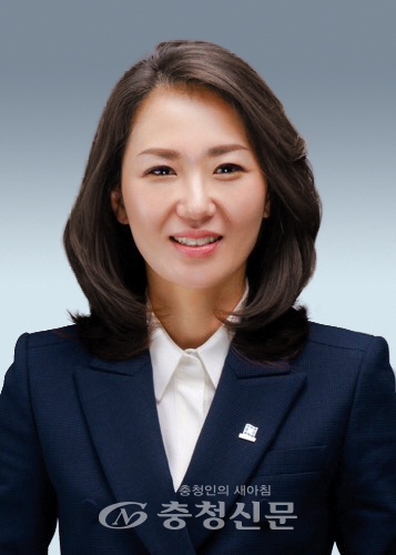 윤재은 계룡시의회의장.