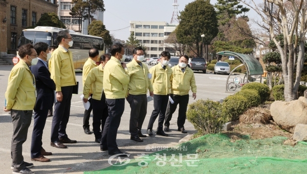 23일 옛 충남도청사를 찾은 대전시의회 행정자치위원회 위원들.(사진=대전시의회 제공)