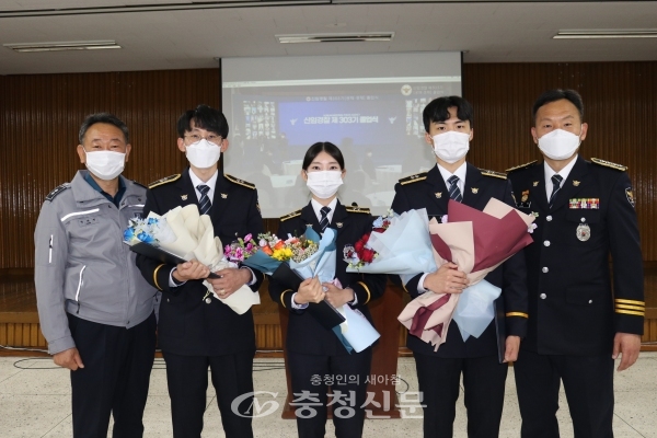 지난 9일 303기 신임 경찰관 3명에 대한 졸업식을 개최했다. (사진=옥천경찰서 제공)
