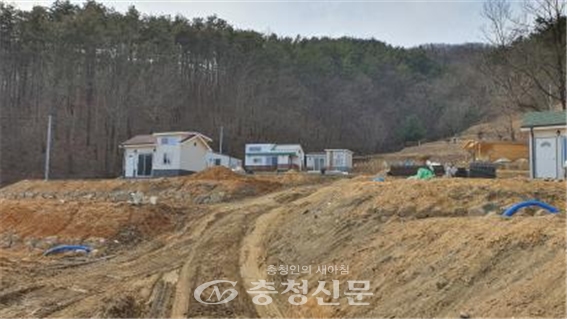 천안시 동남구 광덕면 일대 불법 농막단지(사진=충청신문)