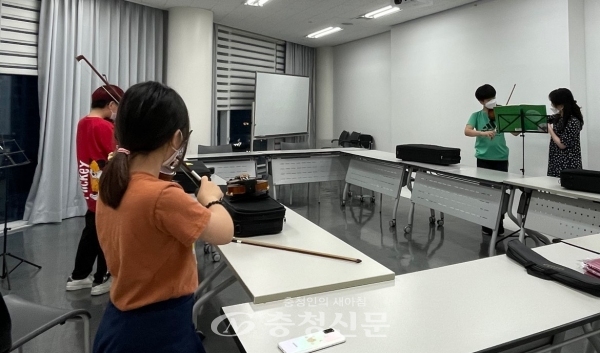 대전꿈의오케스트라가 악기수업을 진행 중이다. (사진=대전문화재단 제공)