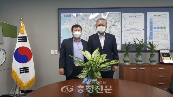 한국폴리텍대학 홍성캠퍼스는 한국산업인력공단 세종지사을 방문해 협력 방안에 대해 논의했다. (사진=폴리텍대학 홍성캠퍼스 제공)