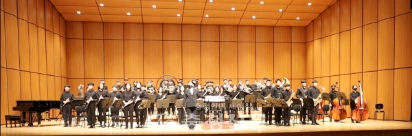 단양소백산중학교 오케스트라가 지난 14일 열린 제18회 춘천전국관악경연대회에서 우수상을 수상했다. (사진=단양교육청 제공)