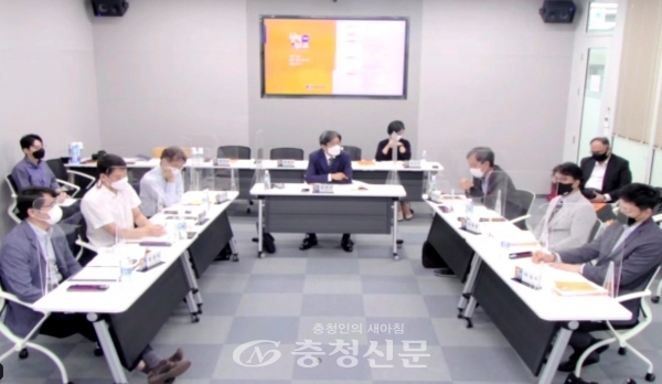 15일 '대전권 광역도시 발전 방향과 과제'에 대한 토론이 진행되고 있다. (사진= 온라인 영상 캡처)
