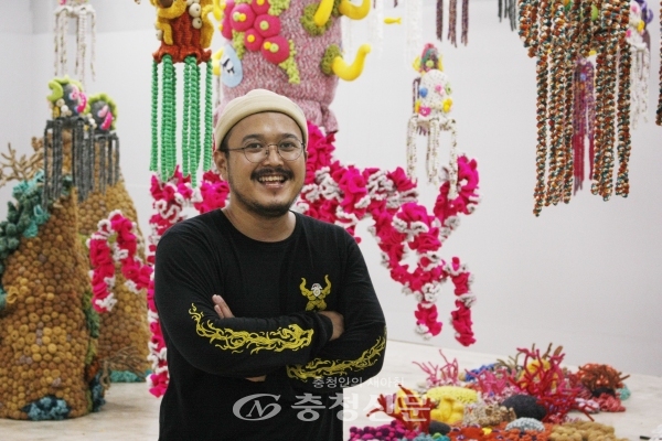 인도네시아 섬유작가 ‘물야나’ (사진=청주공예비엔날레조직위 제공)