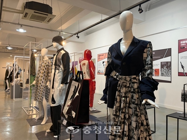 오는 14일까지 열리는 기획전시‘웹툰, 패션과 만나다’.(사진=대전정보문화산업진흥원 제공)