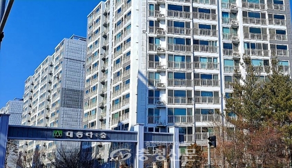 ▲ '천안 1호 리모델링아파트'를 추진하고 있는 불당동 대동다숲아파트(사진=충청신문DB)