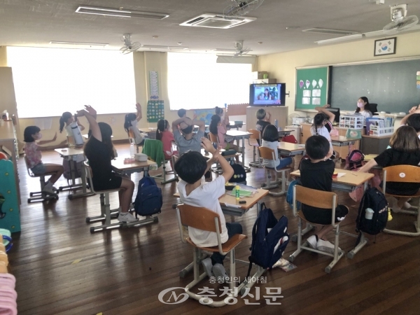 대전현암초는 동구보건소와 연계해 지난 6월 21일 흡연 및 음주폐해 예방교육을 실시했다.(사진=현암초 제공)