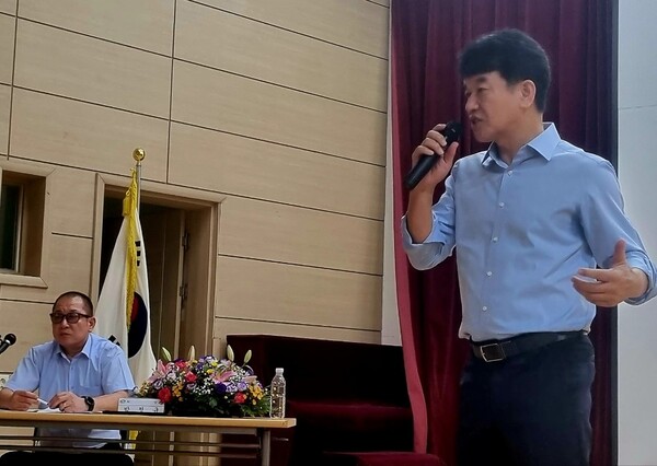 주민이익을 위해 최선을 다 하겠다고 발언하고 있는 문진석 국회의원(사진=장선화 기자)