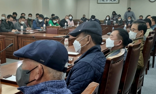 천안시 폐기물 관련 조례개정 앞두고 주민들 집단 반발. (사진 = 장선화 기자)